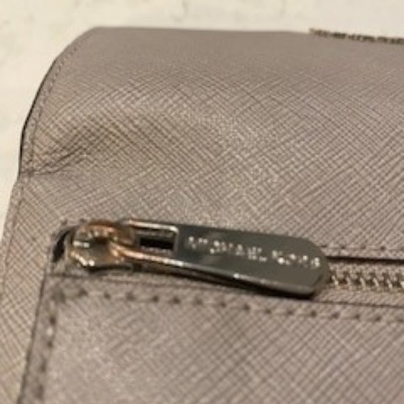Michael Kors Wallet - Picture 4 of 4